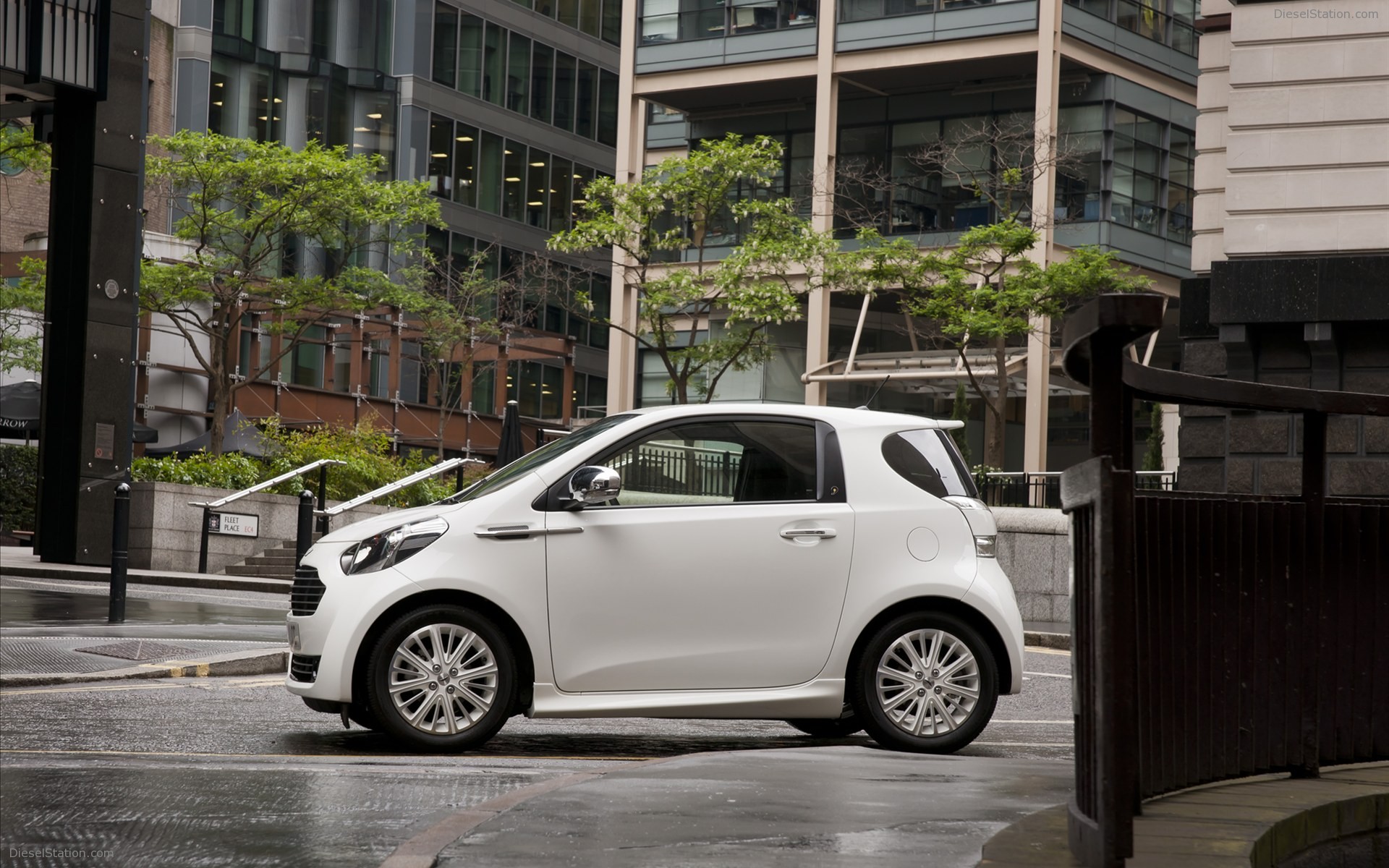 Aston Martin Cygnet Colette 2012